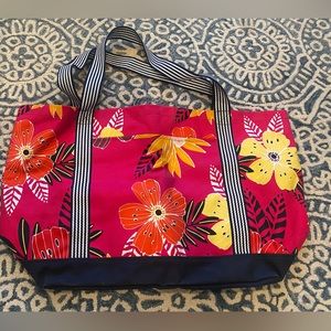 Thirty One Coastal Carry All in Tropical Garden